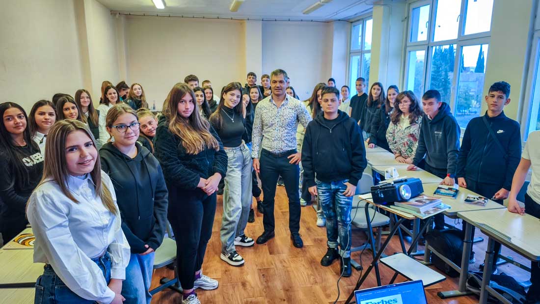Кардиологът д-р Михаил Михалев с лекция пред ученици за вредите от обездвижването